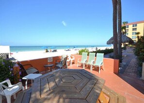 Condo, 3 habitaciones | Balcón