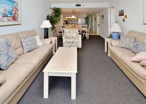 콘도, 침실 3개 | 거실 공간