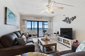 Condo, 3 Bedrooms | Living room