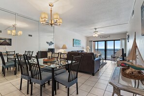 Appart'hôtel, 3 chambres | Salle de séjour