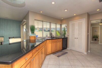 桑迪海滩度假胜地的天堂棕榈