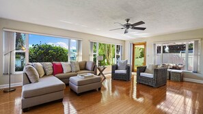 House, 3 Bedrooms | Living room - St Pete Waterfront by Sandy Beach Vacations (St. Petersburg)