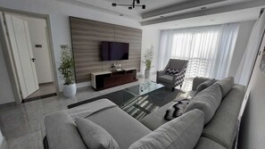TV - Well furnished 3 bedroom apartment (Nairobi)
