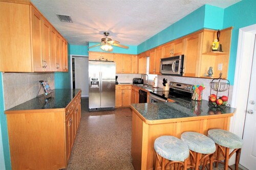 St Pete Haven by Sandy Beach Vacations