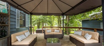 Gun Lake 4 BD/2BA Home w/ Hot Tub Near Casino/Winery