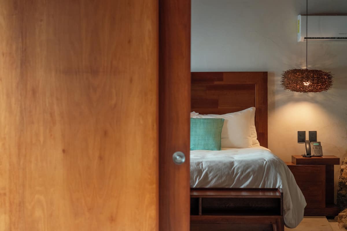 Suite estudio superior, Terraza, junto al lago | Sábanas de algodón egipcio, ropa de cama de alta calidad y edredón