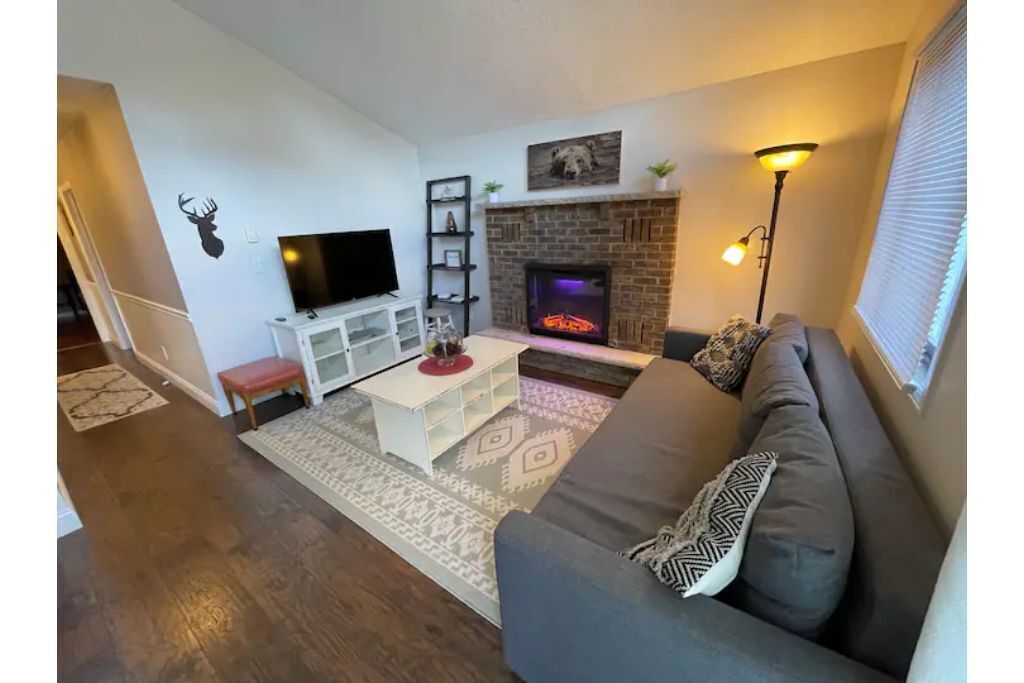 Pocono Cabin home. accommodates 10