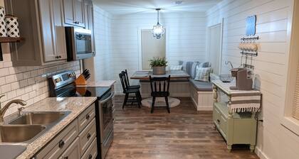The Corner Cottage with Private Fishing Pond