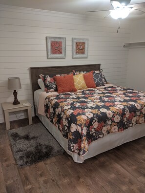 3 bedrooms, iron/ironing board, travel crib, free WiFi