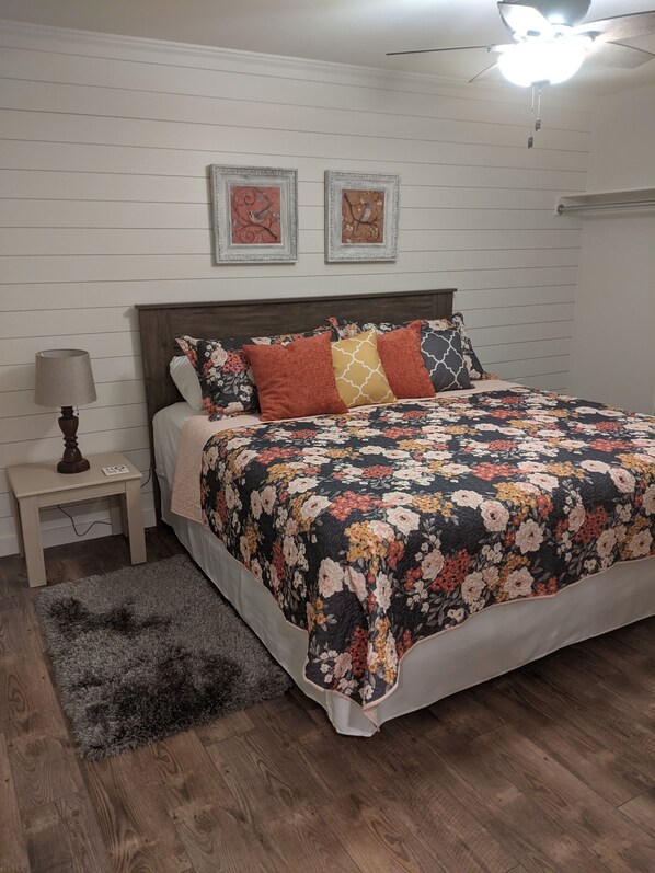 3 bedrooms, iron/ironing board, travel cot, free WiFi