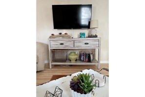 3 makuuhuonetta, vauvan matkasänky, ilmainen Wi-Fi, vuodevaatteet