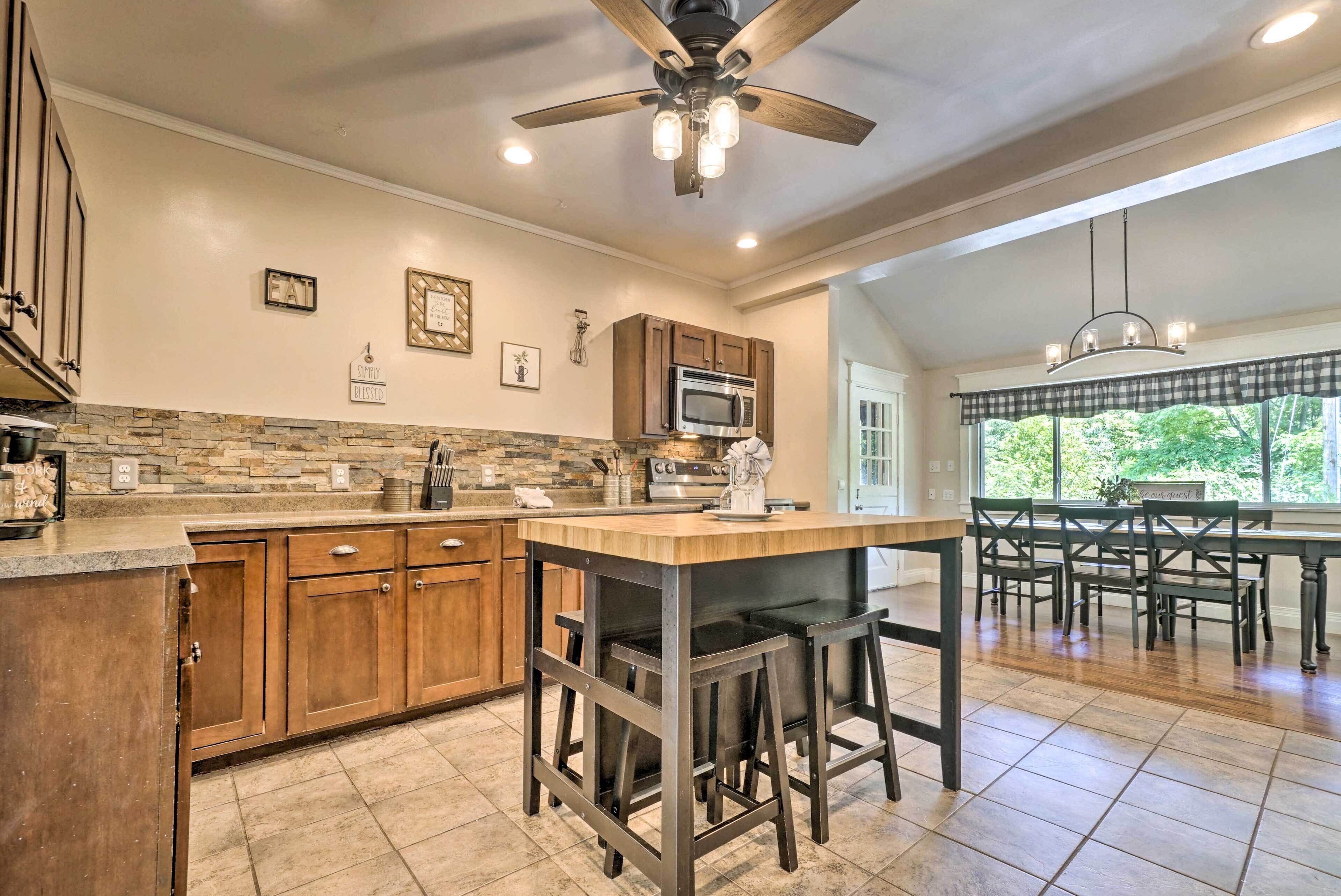 Quiet Rockbridge Cottage ~ 4 Mi to Hocking Hills!