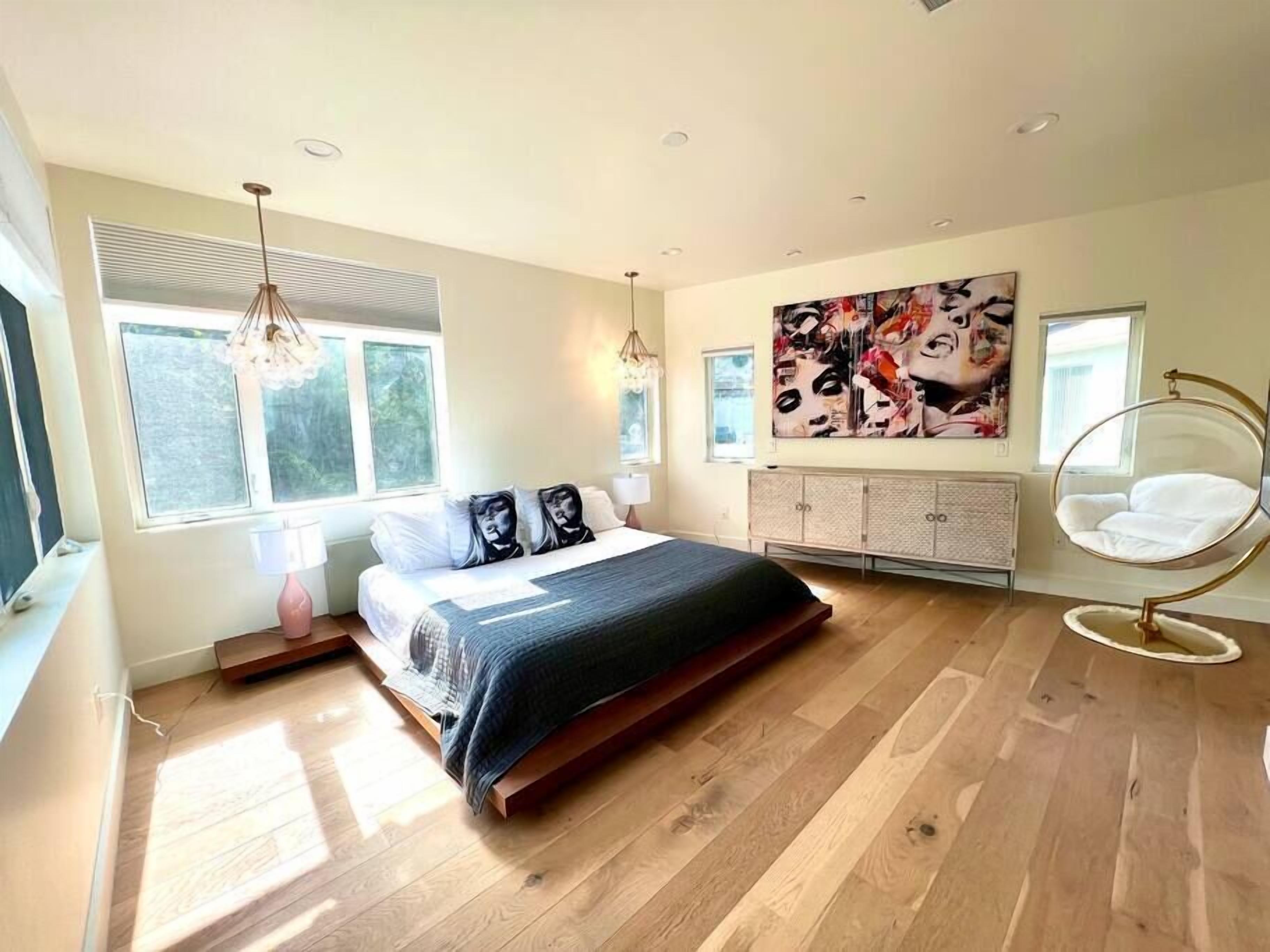 5 bedrooms, iron/ironing board, travel cot, free WiFi