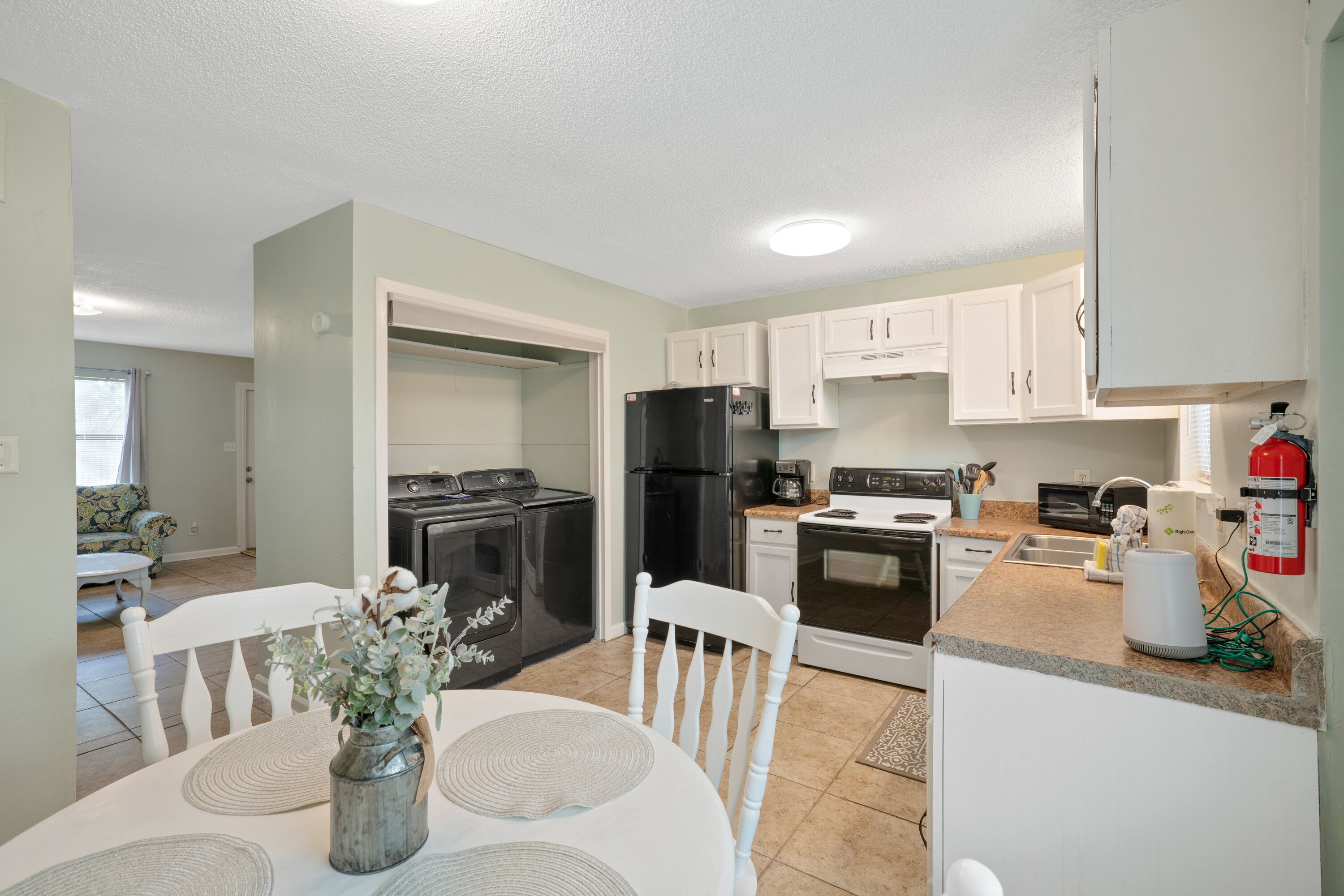 Canal Front Condo within minutes to the beach