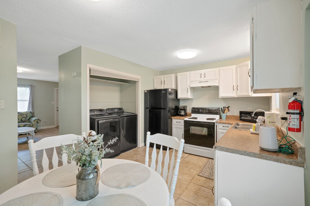 Canal Front Condo within minutes to the beach