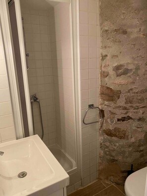 Unclassified image, 4 of 5, button