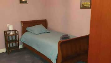 4 chambres, fer et planche Ă repasser, draps fournis