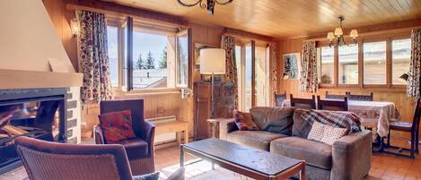 Télévision, cheminée