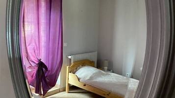 2 chambres, fer et planche Ă repasser, draps fournis