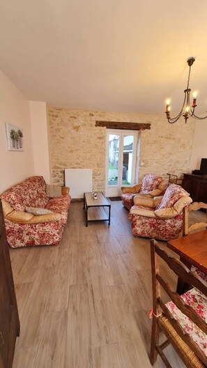 Unclassified image, 2 of 17, button