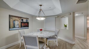 In-room dining - Epic Biltmore 103 (Phoenix)