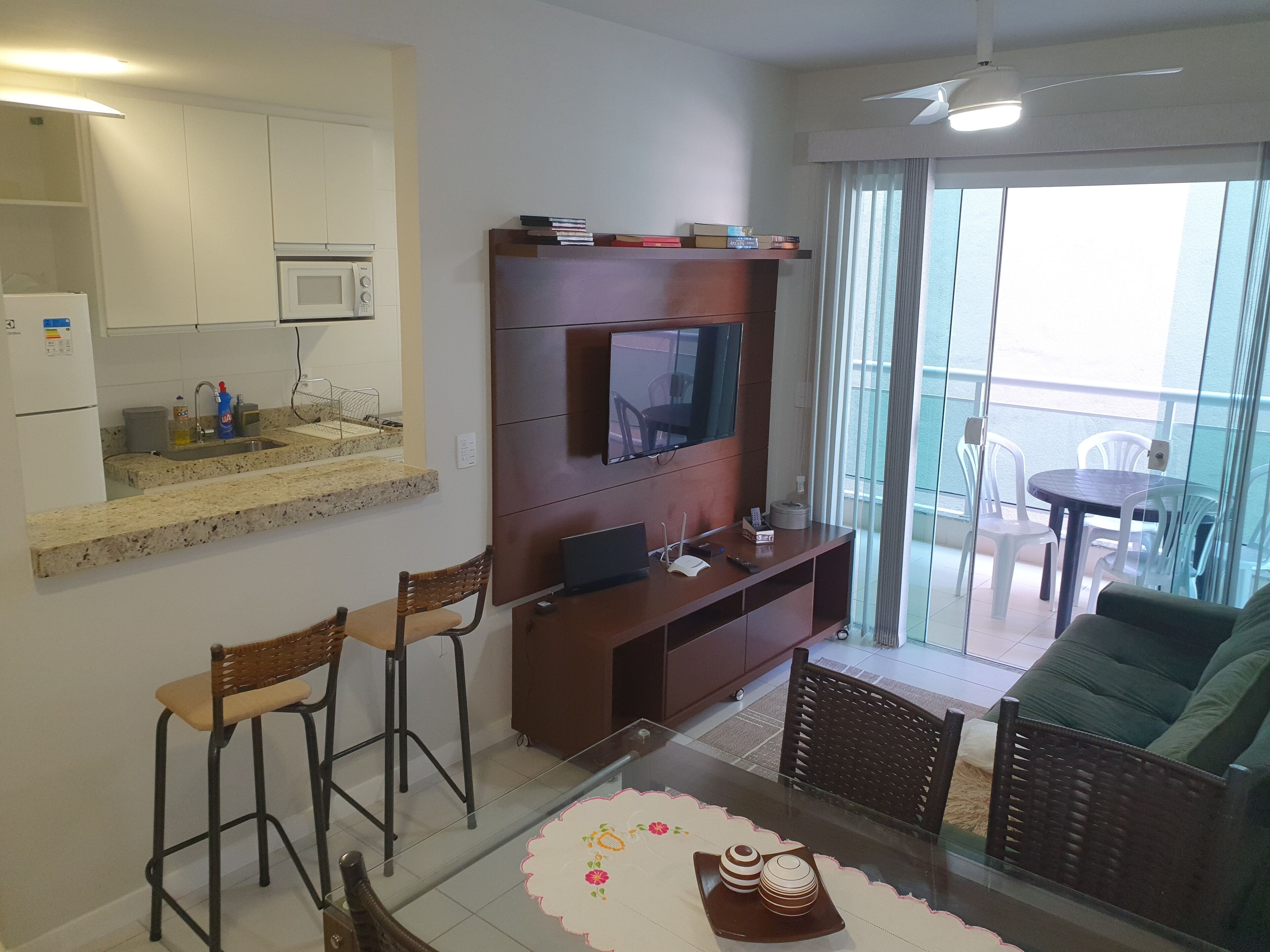 Apartment | Living room | 40-inch TV with digital channels, Netflix, streaming services