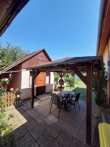 Holiday home for 6 people with large pool