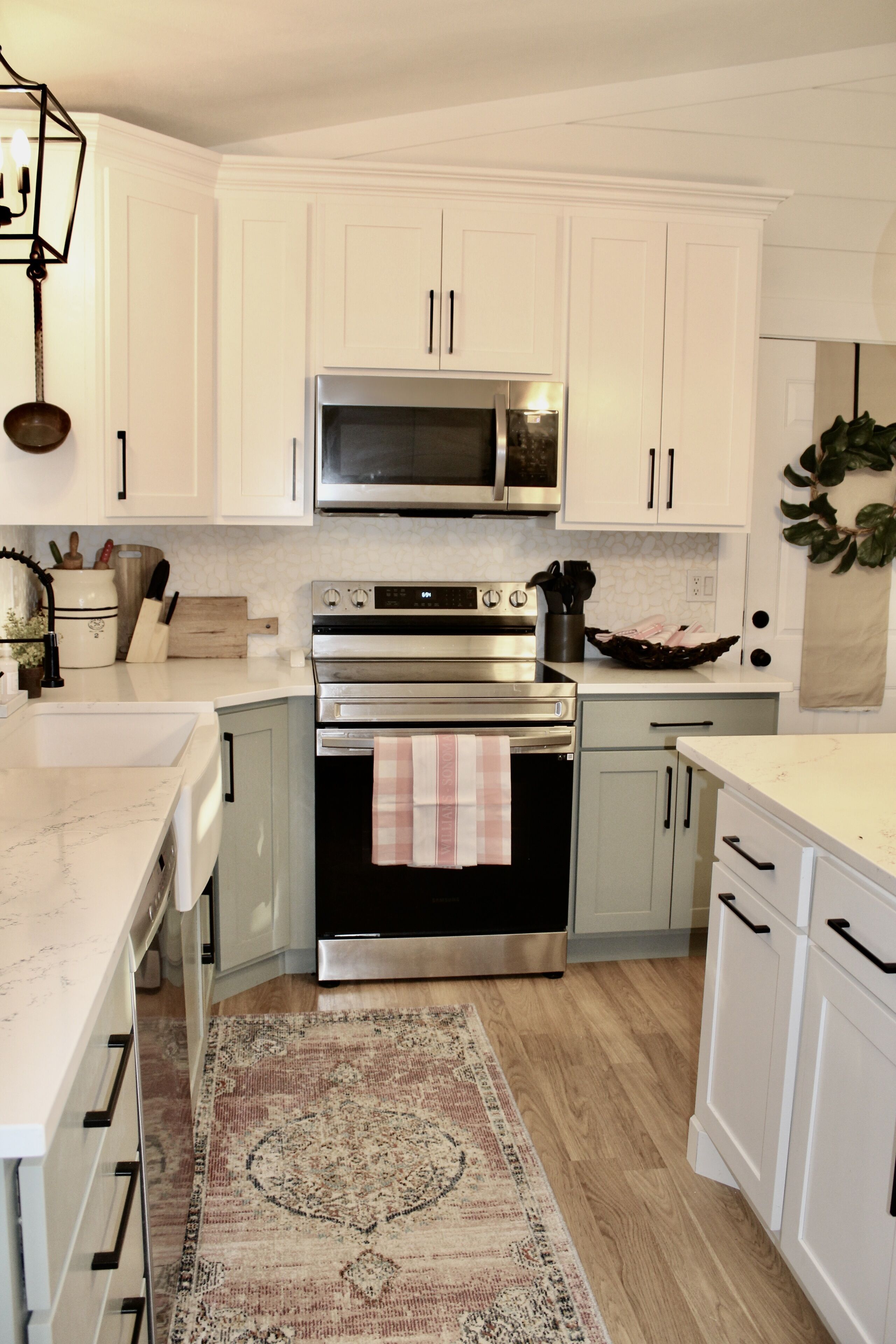 Newly Renovated Luxury Cozy Family Home Near Lagoon/Snow Basin/HAFB/Hot Tub/