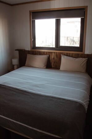 2 dormitoris, planxa i posts de planxar, wifi gratuïta i roba de llit 