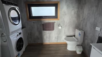 Bathroom & Laundry Facilities