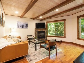 Smart TV, fireplace, offices