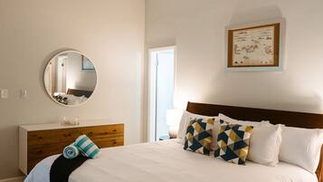 2 bedrooms, desk, iron/ironing board, travel crib