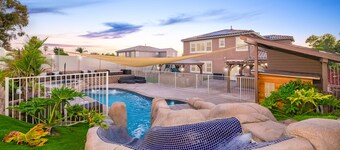 Luxury Private Oasis- 2 King Suites - Pool-Spa-Fire Pit-Sauna-Arcades-Playground