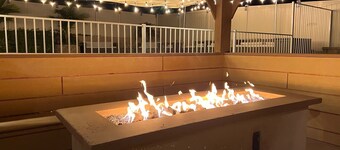Luxury Private Oasis- 2 King Suites - Pool-Spa-Fire Pit-Sauna-Arcades-Playground