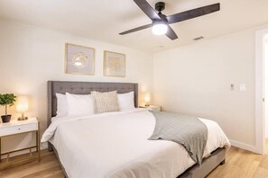 2 bedrooms, desk, iron/ironing board, WiFi