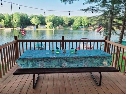 Cozy LakeFront Cottage on All-Sports Lake George