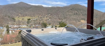 Amazing Long Range Views in central Maggie Valley.