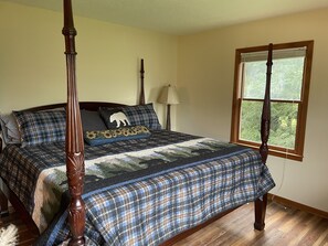 2 bedrooms, desk, iron/ironing board, free WiFi