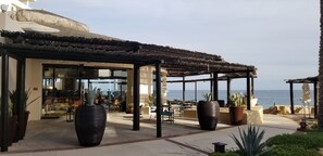 屋外ダイニングエリア