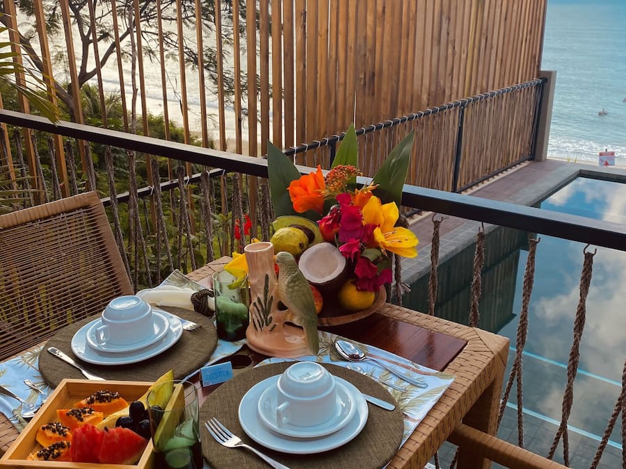 Daily continental breakfast (BRL 55.00 per person)