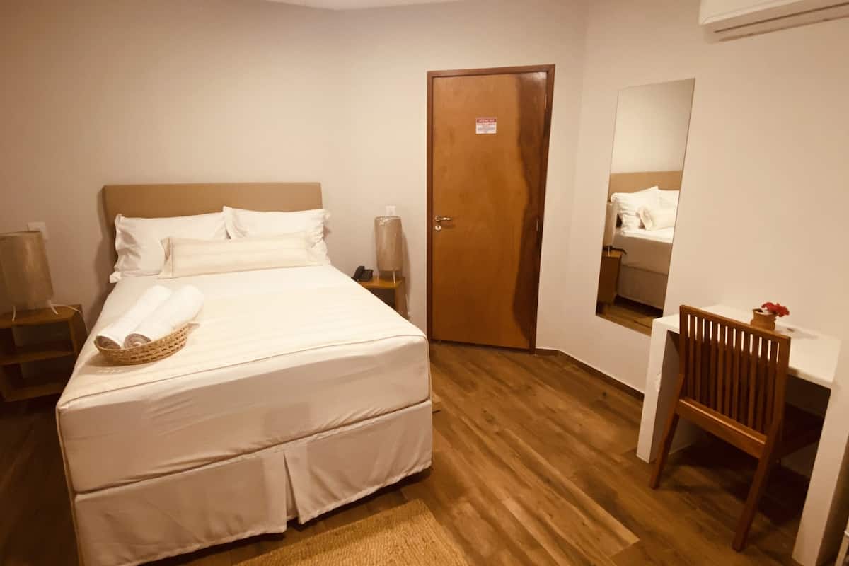 Premium bedding, pillow-top beds, minibar, in-room safe