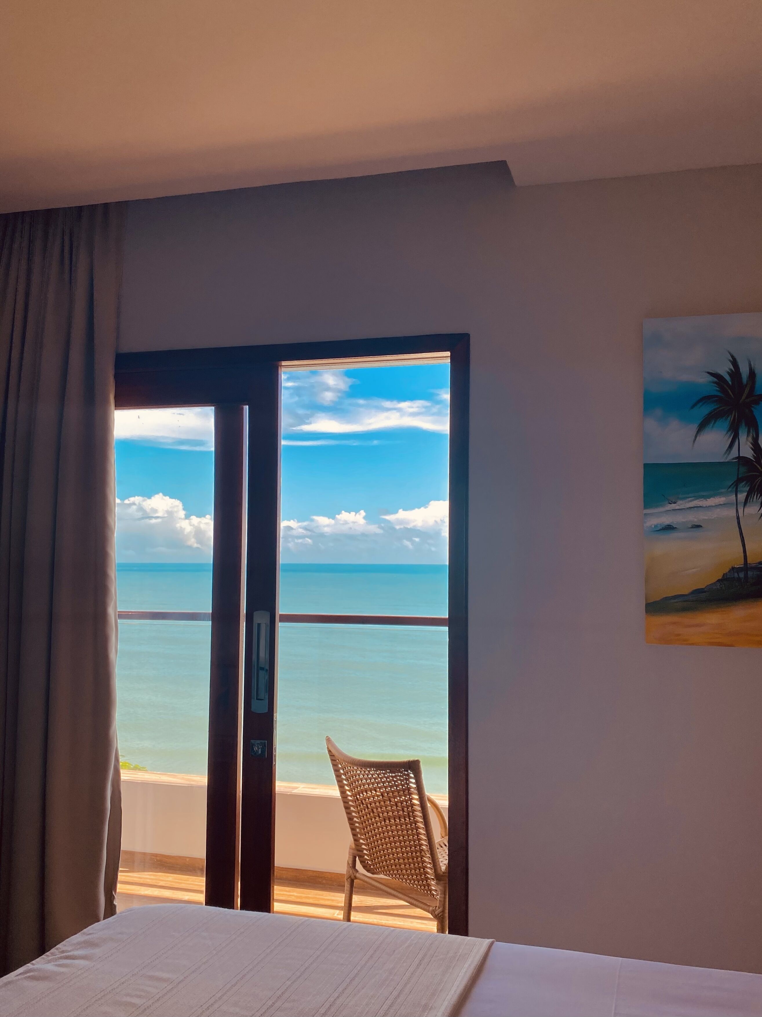 Suíte 303 Quarto Duplo Deluxe com Varanda e Vista do Mar | Bộ đồ giường cao cấp, nệm có lớp đệm bông, minibar 