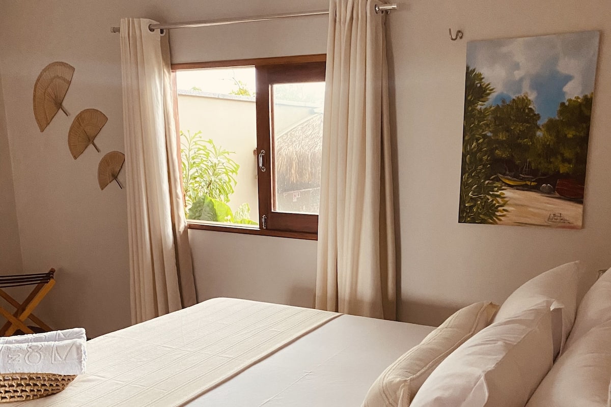 Suíte 103 Quarto Duplo Deluxe com vista do mar | Premium bedding, pillow-top beds, minibar, in-room safe