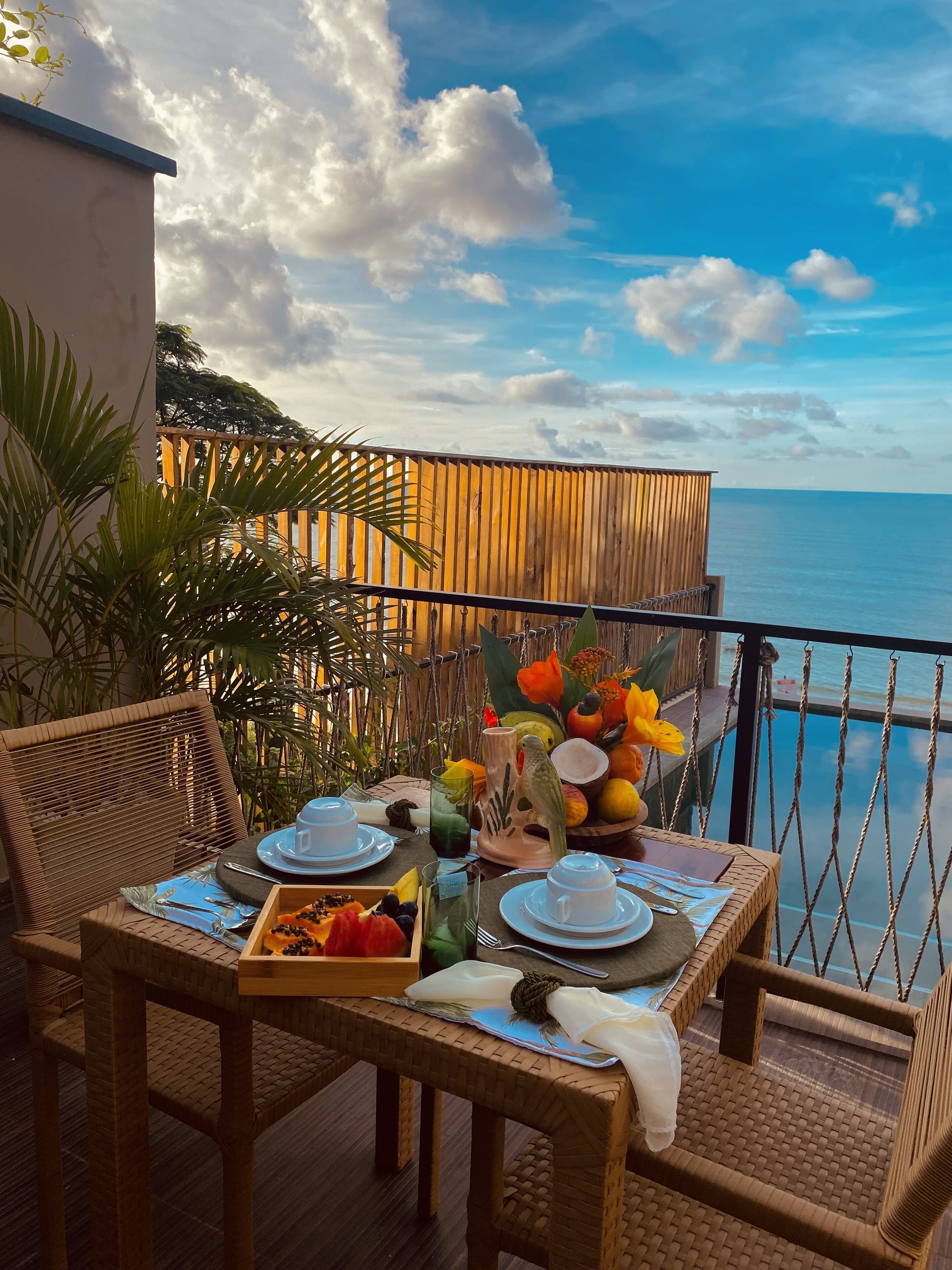 32–tuumainen äly-TV, jossa satelliittikanavat