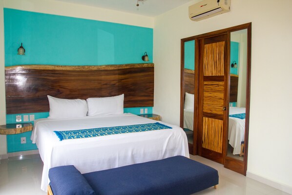 Habitación doble estándar | Caja de seguridad en la habitación, wifi gratis y ropa de cama 