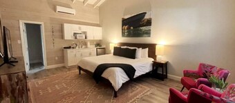 The Hideaway Hull Bay Cottage 5