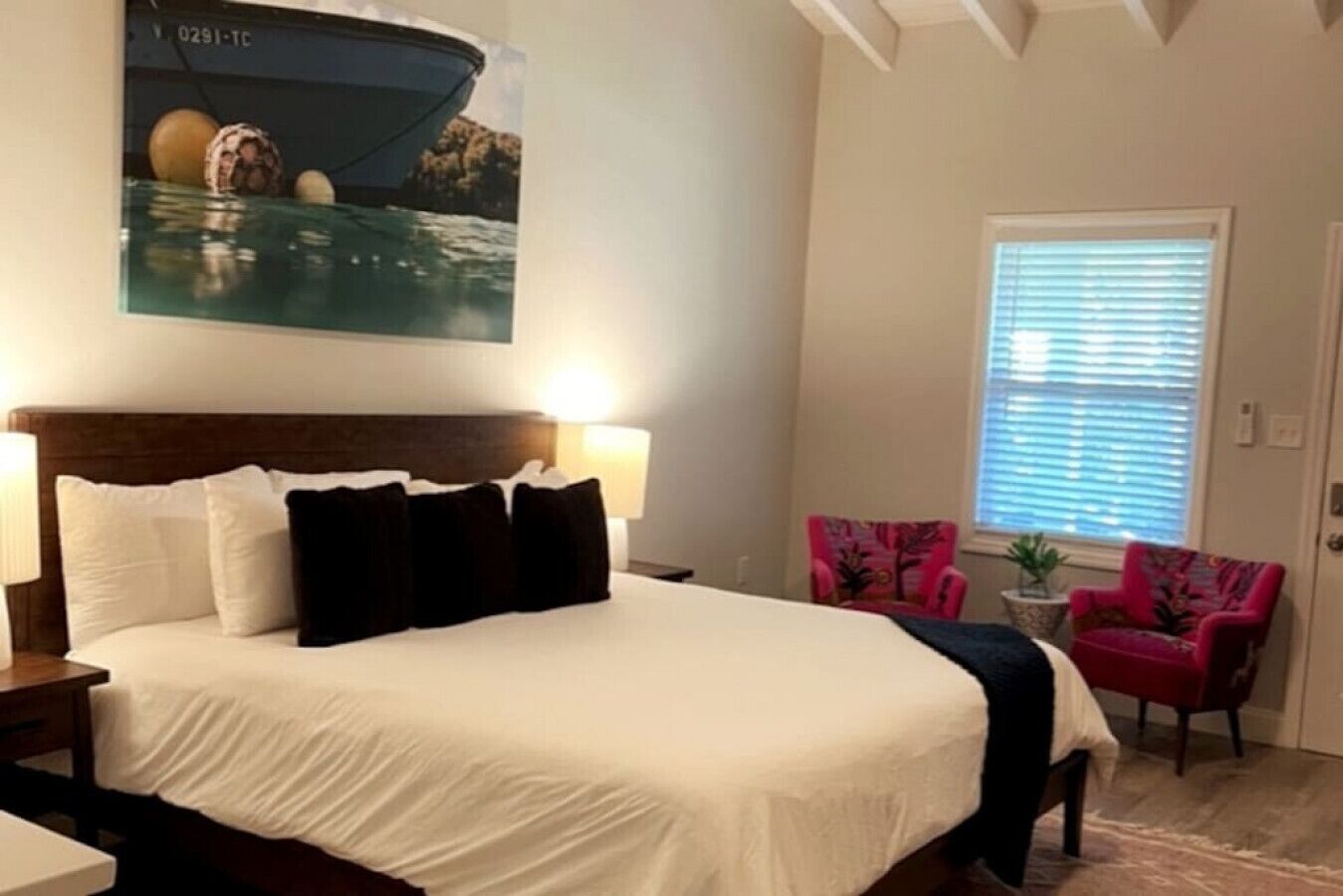 1 室のベッドルーム、デスク、旅行用ベビーベッド、WiFi (無料)