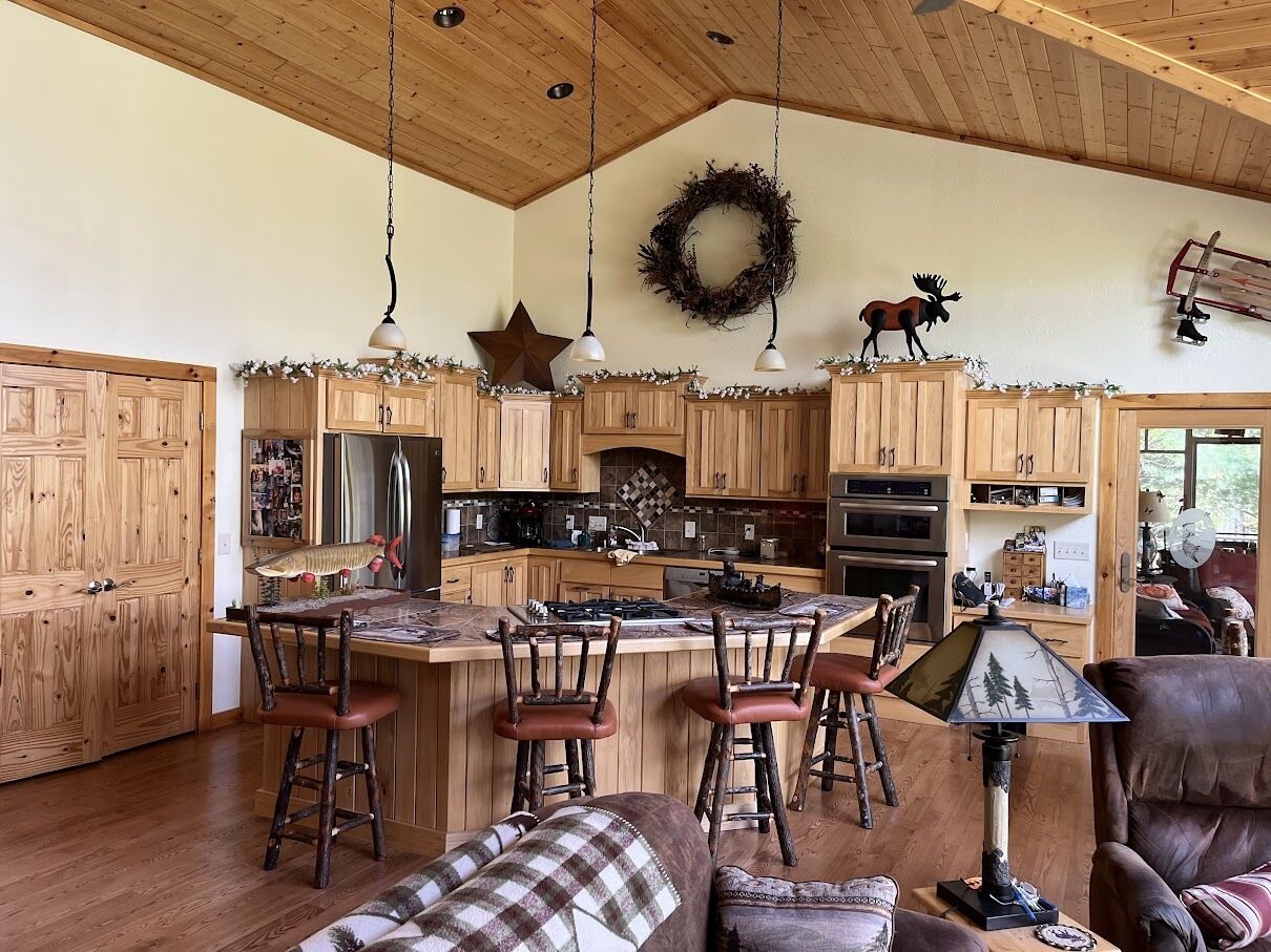 Beautiful Private Chippewa Flowage Lake Home  
September - May Discounts