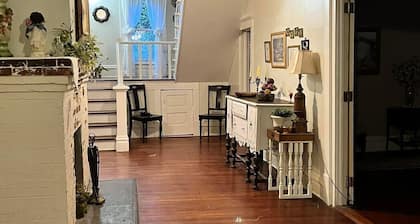 Southern Colonial Home Liberty County West End very close to Fort Stewart