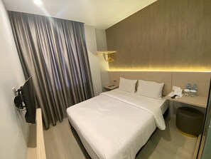 Superior Double Room | Desk, free WiFi, bed sheets - Swasana Hotel Medan (Medan)